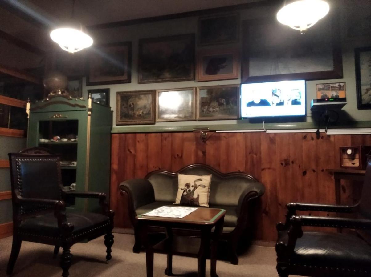Dworek pod Herbem Gadkowice Bagian luar foto