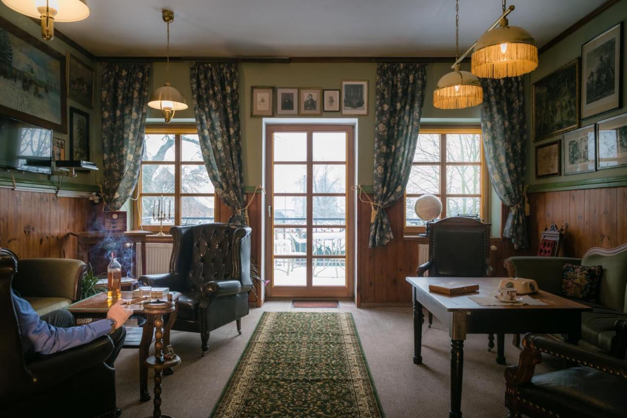 Dworek pod Herbem Gadkowice Bagian luar foto