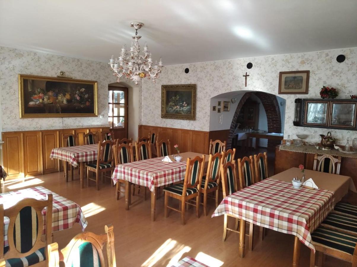 Dworek pod Herbem Gadkowice Bagian luar foto