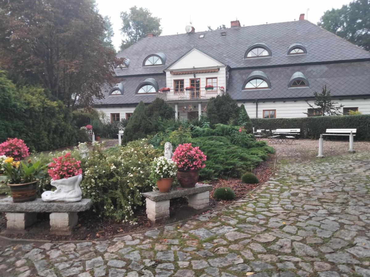 Dworek pod Herbem Gadkowice Bagian luar foto